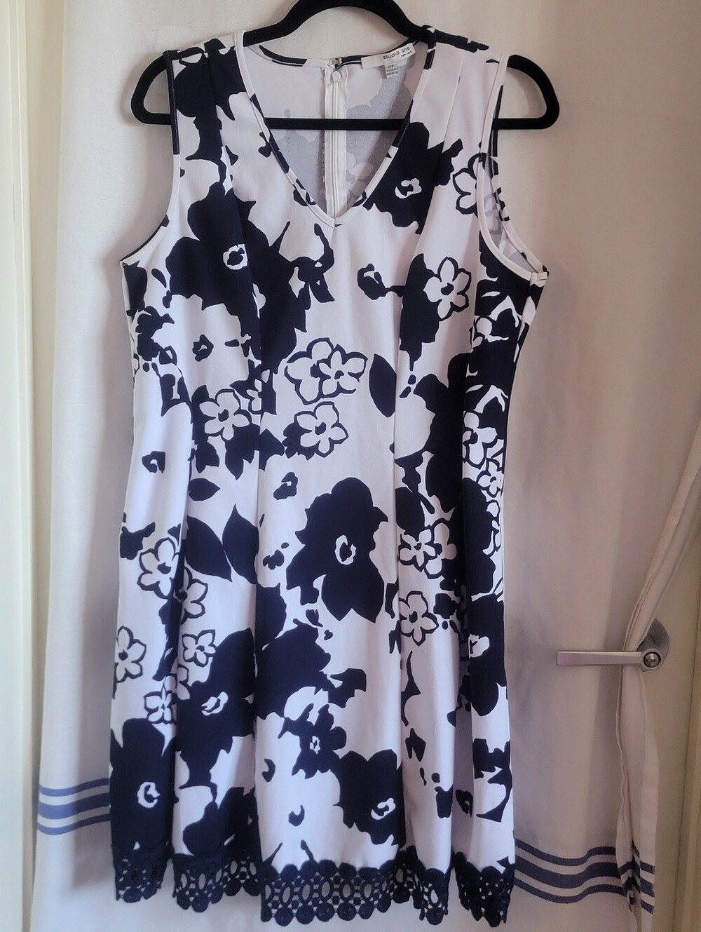 Sleeveless Studio One Navy & White Floral A-Line Dress